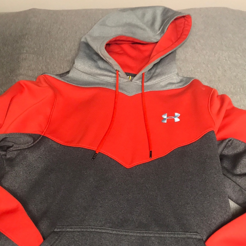 Small under armor hoodie